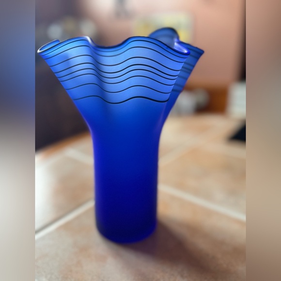 Vintage cobalt blue glass Vase✨ - Picture 5 of 15